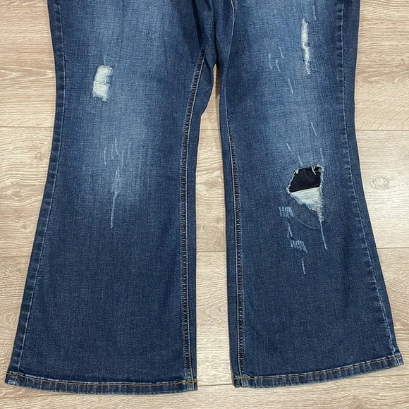 Lane Bryant Low Rise Boot Cut Distressed Patch Denim Jeans 22 Short - Picture 3 of 14